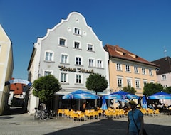 Khách sạn Hotel Hirsch (Guenzburg, Đức)