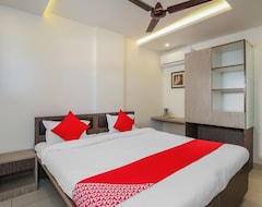 Khách sạn OYO 19321 Hotel Surya Comforts (Kolhapur, Ấn Độ)
