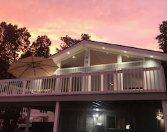Hele huset/lejligheden Sunsets In Ocean Beach Park! 6 Queen Beds! Million Dollar View Of The Atlantic (New London, USA)