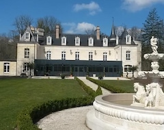Bed & Breakfast Château De Breuil (Vaucelles-et-Beffecourt, France)
