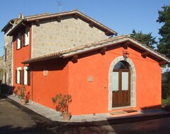 Hotel Red House (Bagnoregio, Italy)