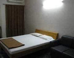 Hotel Sai Anand Guest House (Nashik, India)