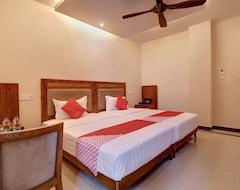 Hotel OYO 24132 Genx (Hosapete, Indien)