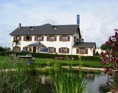Khách sạn De Courteilles (Montreuil-l'Argillé, Pháp)