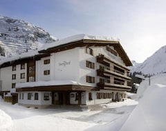 فندق Der Berghof Lech (ليتش أم أرلبيرج, النمسا)