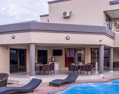 Hotel Four Pillars Lodge (Lusaka, Zambia)