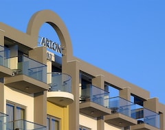 فندق أريون هوتل (Xylokastron, اليونان)