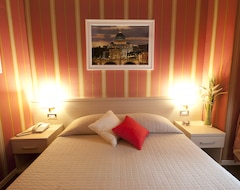 Hotel Smukke loftsrum af 2 soveværelser og dejlig terrasse (Rom, Italien)
