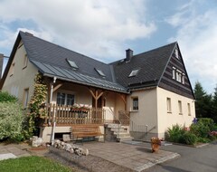 Koko talo/asunto Renner (Altenberg, Saksa)