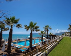 Khách sạn Hotel Crystal Beach (Kalamaki, Hy Lạp)