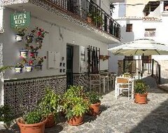 Oda ve Kahvaltı La Vieja Botica (Canillas de Aceituno, İspanya)