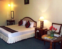 Khách sạn Champasak Palace (Champasak, Lào)