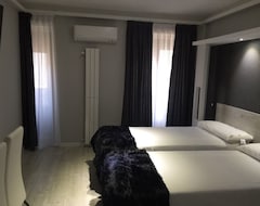 Otel Overnight Madrid (Madrid, İspanya)