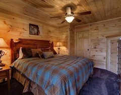 Khách sạn Grand Cherokee Lodge 5 Bedrooms 5 Bathrooms Home (Pigeon Forge, Hoa Kỳ)