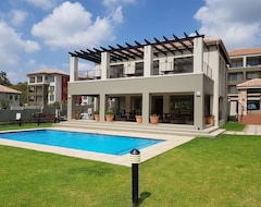 Căn hộ có phục vụ Nova Luxury Suites (Sandton, Nam Phi)