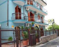 Khách sạn Kalaskiso' (Giardini-Naxos, Ý)