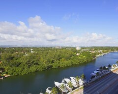 Khách sạn Fontainbleau Hotel 30th Fl Bayview 2 Bdrm Suite (Miami Beach, Hoa Kỳ)