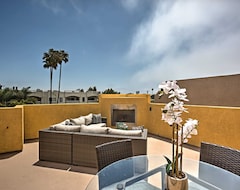 Hotel New! 4br Pacific Beach House W/rooftop Deck! (San Diego, Sjedinjene Američke Države)