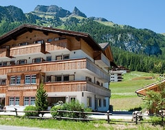 Otel Cesa Rotic (Canazei, İtalya)
