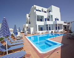 Khách sạn Cyclades Hotel (Karterados, Hy Lạp)