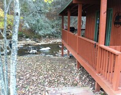 Entire House / Apartment Cozy Little Cabin Located Along The Banks Of A Beautiful Trout Stream (Lansing, USA)
