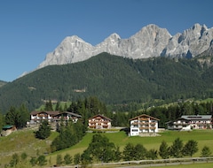 Khách sạn Hotel Ramsauer Alm (Ramsau am Dachstein, Áo)