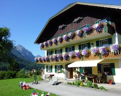 Hotelli Bio-Bauernhof Eggerhof (Strobl, Itävalta)