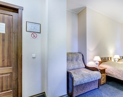 Hotel 15 Line Guest house (St Petersburg, Russia)