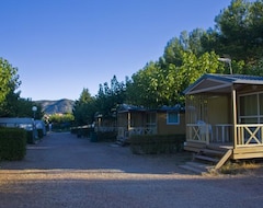 Montsant Park Camping & Bungalow (Ulldemolins, España)