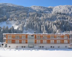 Khách sạn Base Aktivhotel Montafon (St. Gallenkirch - Gortipohl, Áo)