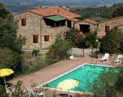 Cijela kuća/apartman A Farmhouse Complex With Swimming Pool On The Border Of Umbria And Tuscany (Paciano, Italija)