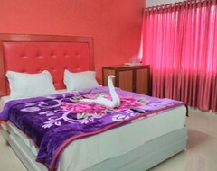 Khách sạn OYO 8653 Achus Inn (Munnar, Ấn Độ)