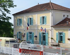 Khách sạn Avenue De La Gare (Riscle, Pháp)