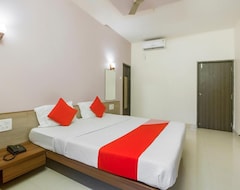 Otel OYO 15553 Evergreen Holiday Home (Alibaug, Hindistan)