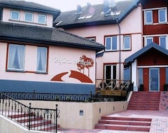Hotel Pajūrio Vieškelis (Klaipeda, Lituania)