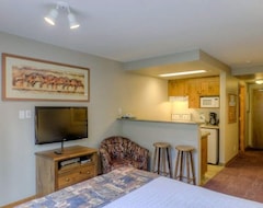 Hotel Chestnut Charm Bed & Breakfast (Atlantic, USA)