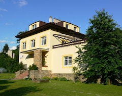 Nhà trọ Pension Továrníkova Villa (Skuhrov nad Belou, Cộng hòa Séc)