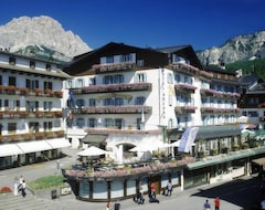Hotel Ancora (Cortina d'Ampezzo, Italy)