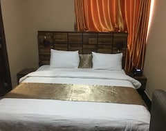 Khách sạn Momak 6  & Suites (Lekki, Nigeria)