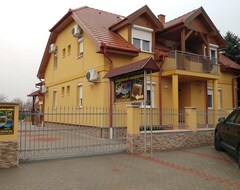 Otel Gólyafészek Vendégház Egerszalók (Egerszalók, Macaristan)