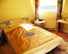 Guesthouse Hotel Gasthaus Krone (Cologne, Germany)