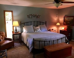 Sisters On Sycamore Bed & Breakfast (Russellville, Hoa Kỳ)