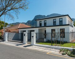 Hotel 6 Melba Road (Claremont, South Africa)