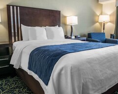 Khách sạn Comfort Inn & Suites (Wexford, Hoa Kỳ)