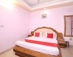 Khách sạn OYO 14029 Hotel Yogesh (Baddi, Ấn Độ)