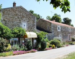 Khách sạn Clos De La Court D'Aron (Saint-Cyr-en-Talmondais, Pháp)