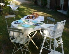 Bed & Breakfast La Thibaude - Livry (Livry, Pháp)