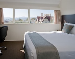 Khách sạn St Ives Apartments (Hobart, Úc)
