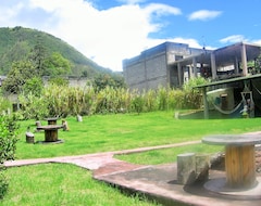 Khách sạn Montano Camping & Hostel (Baños, Ecuador)