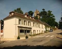 Khách sạn Auberge Du Chasseur (Grosrouvre, Pháp)
